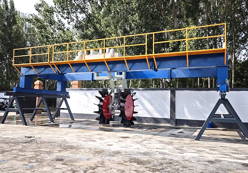 Double wheel flipping machine