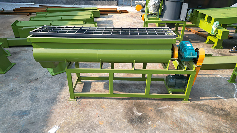 Double axis horizontal mixer